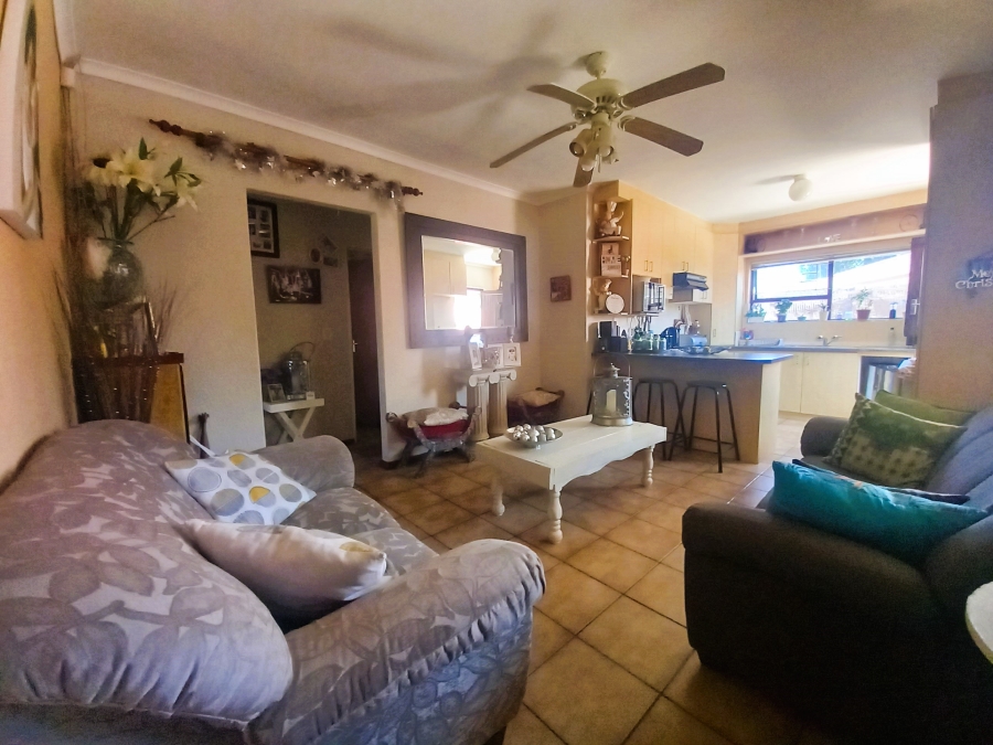 To Let 2 Bedroom Property for Rent in Jagtershof Western Cape